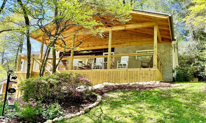 Lake Junaluska Cabina | Cabaña renovada en el lago Junaluska!
