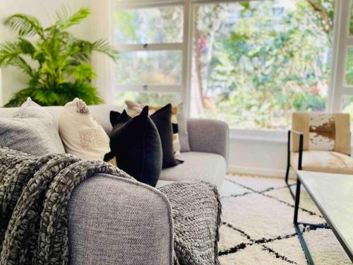 Roseville Casa | Renovated charming & cozy house (Walk to Station)