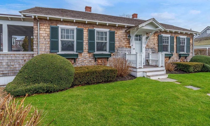 Edgartown Casa | Renovated Cottage In The Heart Of The Village