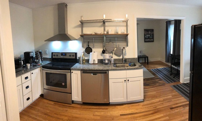 East Durham Apartamento | Renovated Cottage Minutes From Downtown