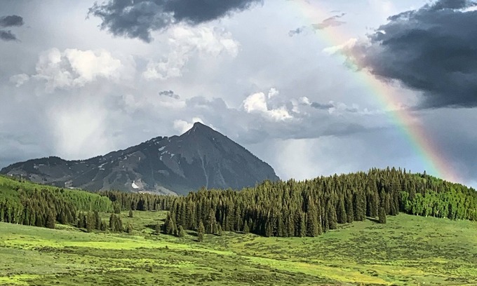 Crested Butte Condominio | Renovado Cozy One Bedroom Mountain View Condo