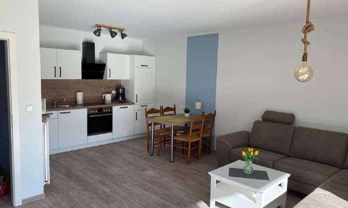 Lembruch Condominio | Renovated, family holiday apartment - centrally located (2)