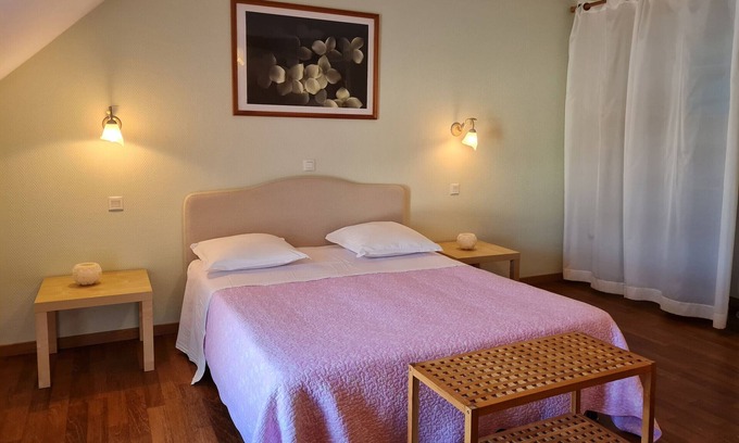 Cravant Cama Y Desayuno | Casa rural reformada y tranquila - 4 habitaciones con desayuno