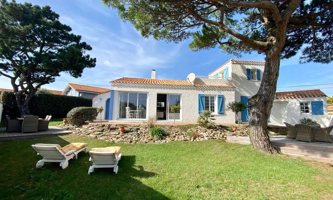 Les Moutiers-en-Retz Cabaña | Casa renovada con terraza y jardín cercado a 30m del mar, aparcamiento, wifi