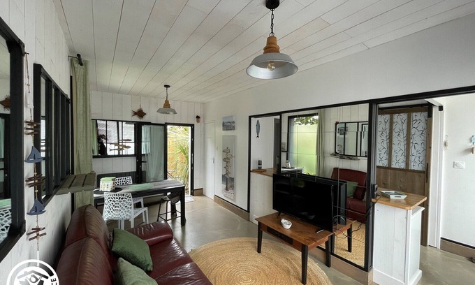 Les Sables d'Olonne Cabaña | Casa renovada cerca de la playa con patio privado, bicicletas y equipamiento para bebés
