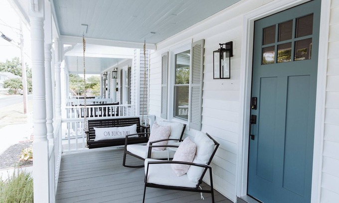 Cape Charles Casa | Renovated Home by Central Park-King Bed! Family Friendly. 2 Blocks to Beach!