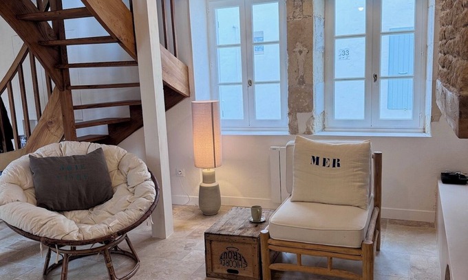 Les Portes-en-Re Casa | Renovated house sleeps 6 in the heart of the village of Portes-en-ré!