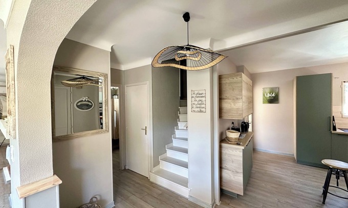 Saint-Didier Casa | Renovated house with swimming pool, garden, and air conditioning throughout the house