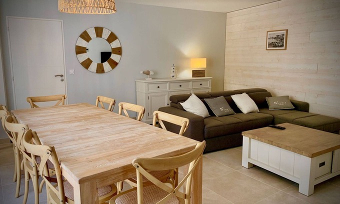 Meze Casa | Casa renovada con garaje y terrazas en Mèze