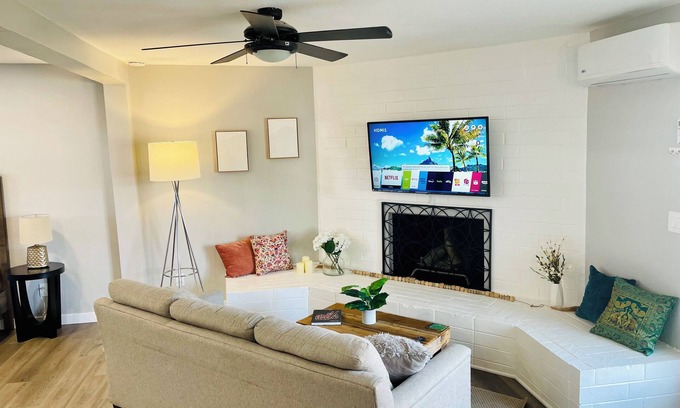 La Mesa Apartamento | Renovated Loft style apartment with full kitchen, and washer/dryer!