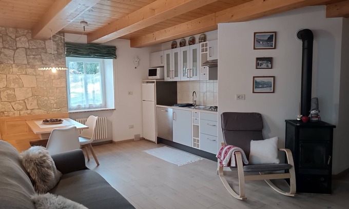 Vigo di Fassa Apartamento | Renovated, panoramic location with garden and view in one of Italy's villages