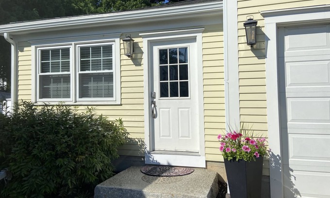 Dartmouth Apartamento | Renovated Private Studio Near Beach and Shopping