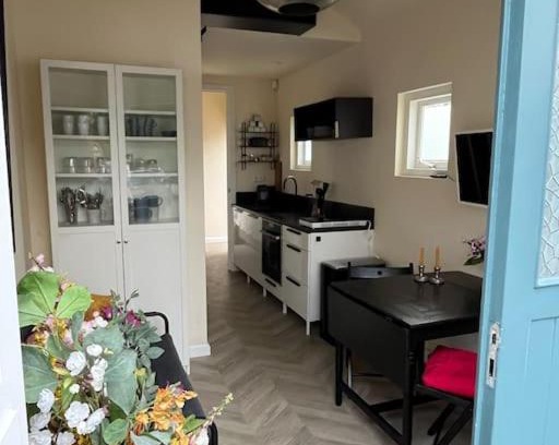 Duinzigt Apartamento | Renovated & private Tinyhouse Den Haag short stay appartment