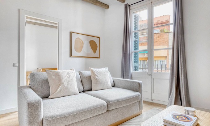 Sarria Apartamento | Renovated Sarrià 3br w/ Balcony, by Blueground