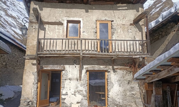 Crevoux Chalet De Esquí | Renovated sheepfold near the slopes ideal for 2 families