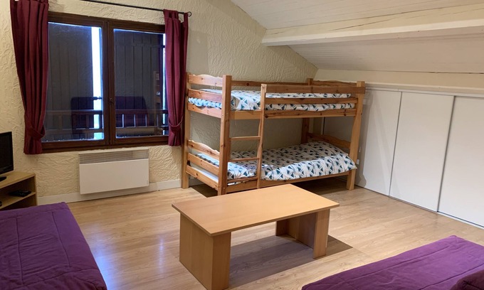 Allos Apartamento | Estudio reformado de 30m2 con cocina independiente.