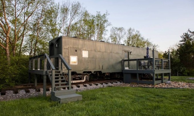 Maryville Casa | Renovated Train Car Tiny Home Near Smoky Mountains