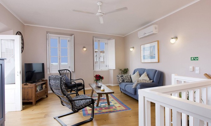 Lagos City Center Casa | Propiedad de dos dormitorios recientemente renovada con terraza en la azotea que ofrece excelentes vistas
