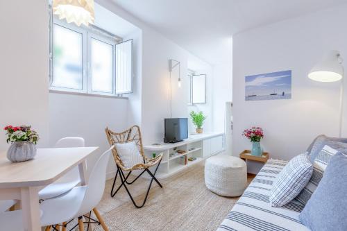 Socorro Apartamento | Renovated Typical Baixa Apartment, By TimeCooler