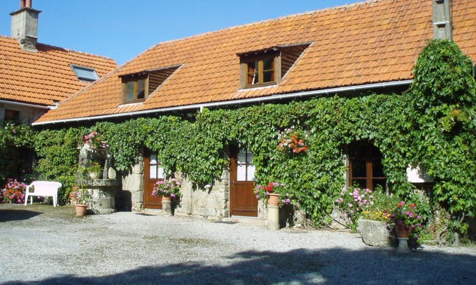 Ploerdut Cabaña | Renovated typical Breton farm building . In the peacefull countryside.