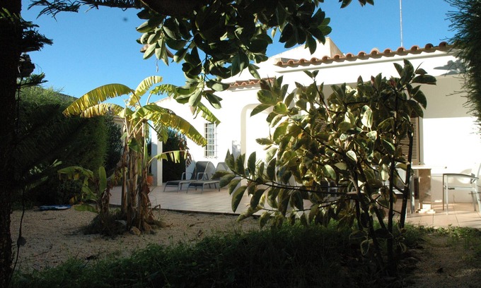 Vila do Bispo Villa | Villa renovada con un impresionante jardín mediterráneo