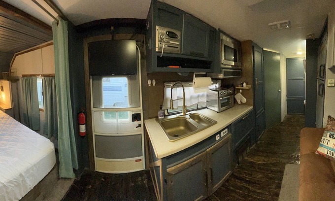 Hayfork Casa | Renovated Vintage 5th Wheel