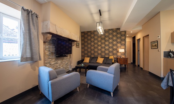 Savigny-les-Beaune Casa | Renovated winegrower's house in a quiet location