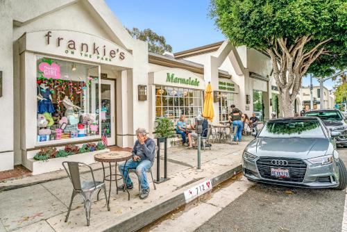 Mid-City Apartamento | Renovateed Two-Bedroom Apartment in Santa Monica