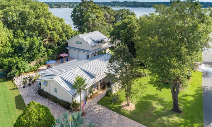 Mount Dora Apartamento | Rent 2 nights get 1 free! Cozy Studio! 5 min drive to DT Mt Dora!