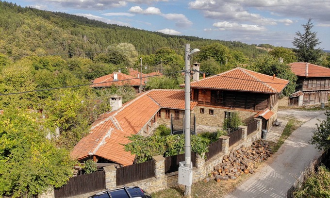 Medven Casa | Rent-a-villa with outdoor jacuzzi, BBQ, trampoline and indoor infrared sauna