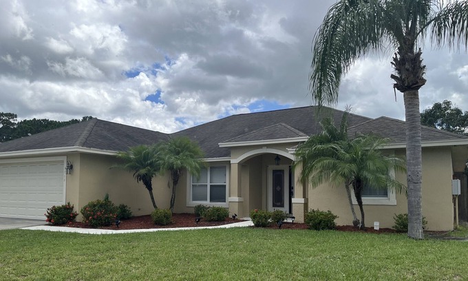 Port Saint Lucie Villa | RENT LUXE 5 STAR VILLA 4 BEDROOM POOL/BBQ/