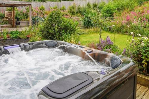 Chesterfield Casa | Rent My Spa Home with Pool table Hottub and Sauna