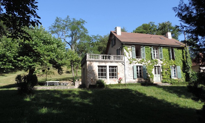 Villeneuve d'Aveyron Casa | Alquiler casa de familia Villeneuve d'Aveyron