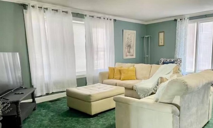 Acton Casa | Rent TWO unit In Indianapolis. Sleeps 10!