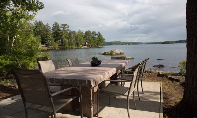 Laconia Casa | ALQUILA TU PROPIA ISLA EN EL LAGO WINNIPESAUKEE EN PAUGUS BAY, CON LA PRIVACIDAD DEFINITIVA