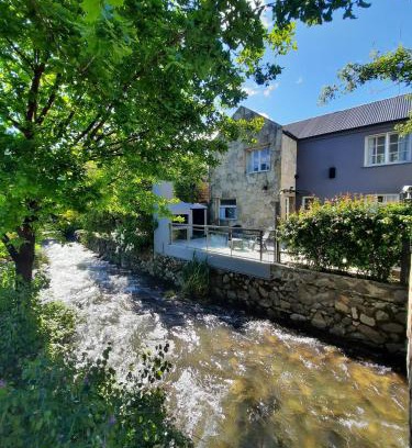 San Martín de los Andes Apartamento | Rentahouse-smandes Casa con arroyo