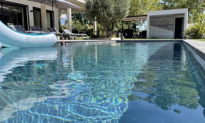 Cabries Villa | Nueva villa de arquitecto en alquiler Aix en Provence (Cabries) para 8 personas