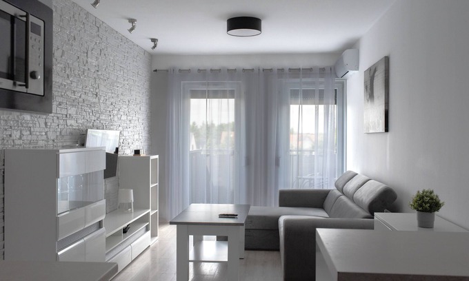 Grunwald Apartamento | RentPlanet - Apartament przy Lotnisku