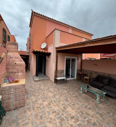 Las Rosas Casa | REOLA Home