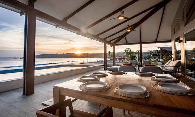 Las Escobas del Venado Casa | Residence 51 - Blue Venao A luxury 4 bedroom 4.5 bathroom beachfront residence