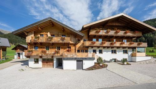 Valle di Casies Apartamento | Residence Alpina
