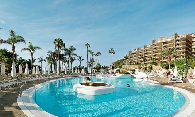 Balito Apartamento | Residence Anfi Beach Club, sky, gardens, sea, pools, beach, everything.