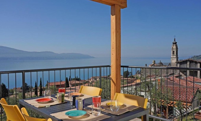 Gargnano Apartamento | Residence Dany appartamenti con cucina vista lago piscina e parcheggio