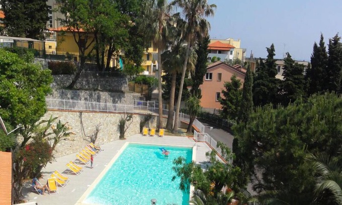 Pietra Ligure Apartamento | Residence Dei Fiori Pietra Ligure Two-room Apartment 4 Pax