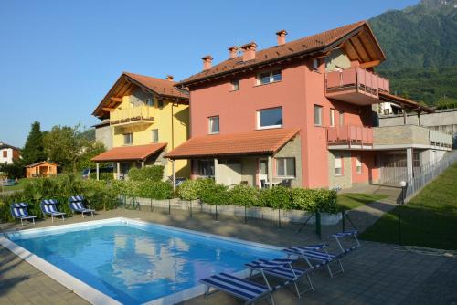 Colico Piano Apartamento | Residence Girasole Casa Rossa B