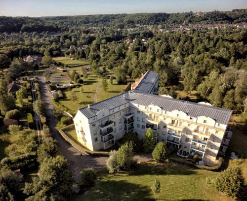 Chevreuse Apartamento | Residence Hotel Les Ducs De Chevreuse avec Hébergement, Repas & PDJ, Séminaire, Bureau & Parking