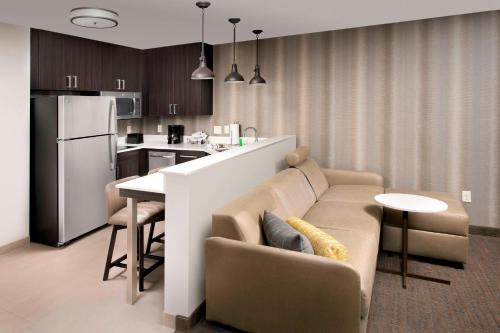 Dupont Hotel | Residence Inn by Marriott Denver Airport/Convention Center