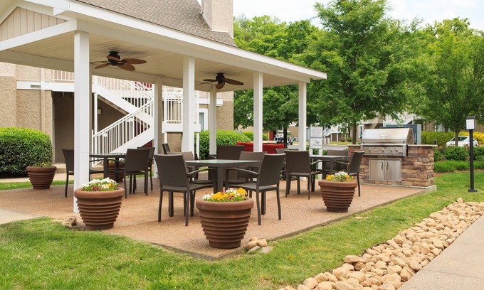 Merry Oaks Hotel | Residence Inn by Marriott Nashville Airport