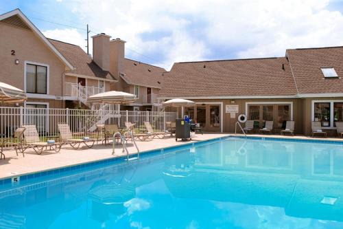 Merry Oaks Hotel | Residence Inn by Marriott Nashville Airport