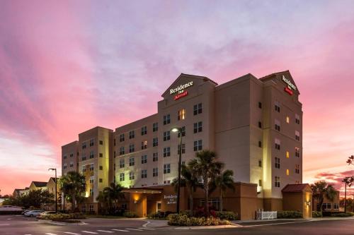 Airport North Hotel | Residence Inn Orlando Airport